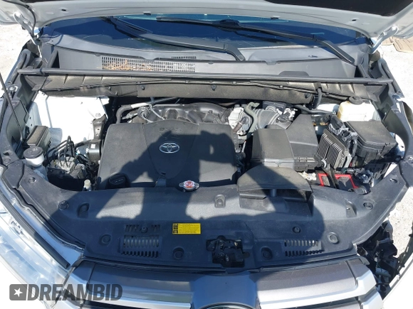 2017 Toyota Highlander XLE with VIN 5TDKZRFH4HS525085, listed as a IAAI auction lot 42506385 with 84,581 mi miles and . Bid and sale history available at DreamBid. Image 10.