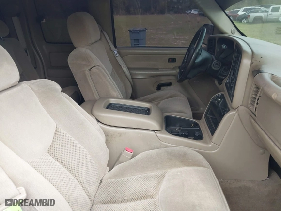 2003 Chevrolet Silverado 1500 LS with VIN 2GCEC19T031269320, listed as a IAAI auction lot 41900631 with 131,547 mi miles. Bid and sale history available at carsss.com. Image 5.