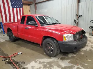 2005 Dodge Dakota SLT with VIN 1D7HW42N25S102256, listed as a Copart auction lot 84477674 with 160,804 mi miles and Salvage title. Bid and sale history available at DreamBid. Image 4.