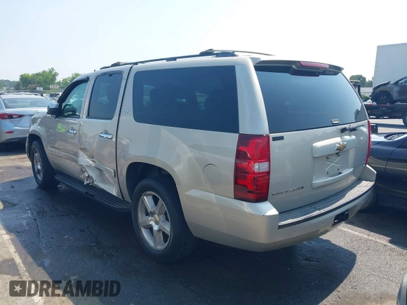 2007 Chevrolet Suburban LT with VIN 3GNFC16027G260735, listed as a IAAI auction lot 42584003 with 177,628 mi miles and . Bid and sale history available at DreamBid. Image 3.