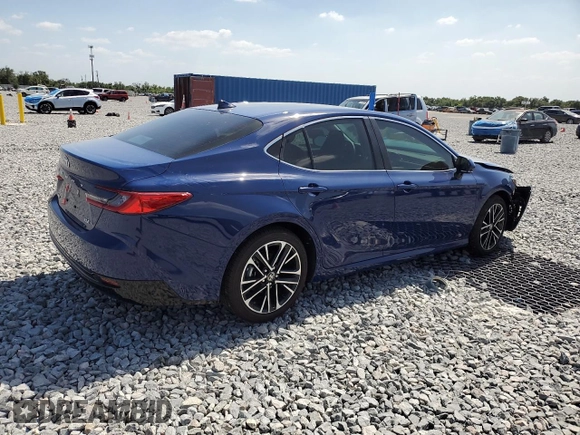 2025 Toyota Camry LE with VIN 4T1DAACK0SU075581, listed as a Copart auction lot 54570525 with 2,329 mi miles and Non Repairable. Bid and sale history available at DreamBid. Image 3.