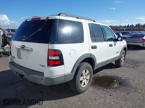 2006 Ford Explorer XLT with VIN 1FMEU73E66UA65376, listed as a IAAI auction lot 41732222 with 203,086 mi miles. Bid and sale history available at carsss.com. Image 4.