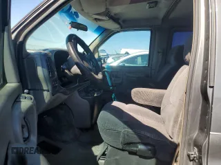 2000 Chevrolet Express Cargo Van w/YF7 with VIN 1GBFG15R8Y1213498, listed as a Copart auction lot 72918044 with 0 mi miles and Salvage Title. Bid and sale history available at carsss.com. Image 7.