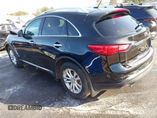 2013 Infiniti FX z VIN JN8CS1MUXDM140215, wystawiony jako IAAI lot #41271039 z przebiegiem 134 887 mil mil oraz . Historia ofert i sprzedaży dostępna na DreamBid. Obrazek 3.