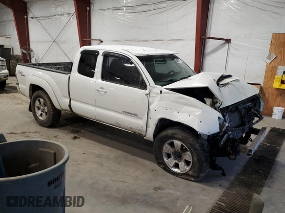 2008 Toyota Tacoma with VIN 5TEUU42N78Z570515, listed as a Copart auction lot 50507515 with Not Provided miles and Salvage Title. Bid and sale history available at DreamBid. Image 4.