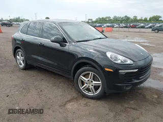 2016 Porsche Cayenne z VIN WP1AA2A29GLA03757, wystawiony jako IAAI lot #42419840 z przebiegiem 101 878 mil mil oraz . Historia ofert i sprzedaży dostępna na DreamBid. Obrazek 1.
