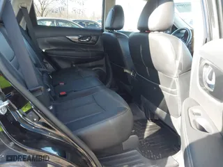 2017 Nissan Rogue SL with VIN 5N1AT2MV5HC769838, listed as a IAAI auction lot 40922008 with 91,906 mi miles. Bid and sale history available at carsss.com. Image 8.