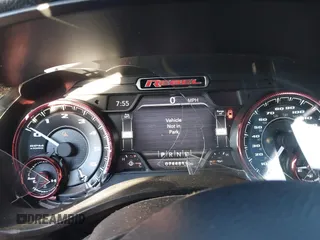 2019 Ram 1500 Rebel z VIN 1C6SRFLT2KN900600, wystawiony jako IAAI lot #41307832 z przebiegiem 74 481 mil mil oraz . Historia ofert i sprzedaży dostępna na DreamBid. Obrazek 17.