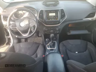 2017 Jeep Cherokee 75th Anniversary Edition с VIN 1C4PJMCBXHW563873, выставлен на аукционе Copart как лот 61593915 с пробегом 218 370 миль миль и Чистый • Clean title. История ставок и продаж доступна на DreamBid. Изображение 8.