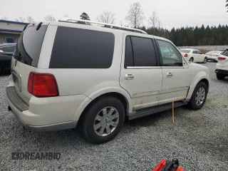 2004 Lincoln Navigator Luxury with VIN 5LMFU27R44LJ38698, listed as a Copart auction lot 44037895 with 155,078 mi miles and Salvage Title. Bid and sale history available at carsss.com. Image 3.