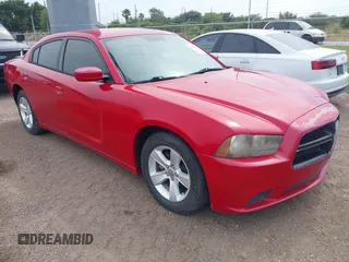 2013 Dodge Charger SE z VIN 2C3CDXBG5DH535089, wystawiony jako IAAI lot #42236151 z przebiegiem 153 062 mil mil oraz . Historia ofert i sprzedaży dostępna na DreamBid. Obrazek 1.