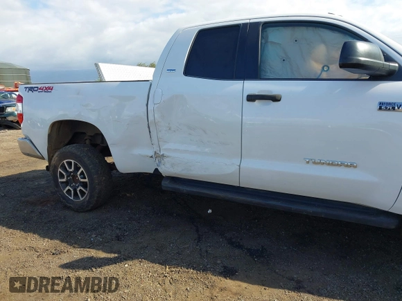 2014 Toyota Tundra 4WD Truck SR with VIN 5TFUY5F1XEX385475, listed as a IAAI auction lot 41563188 with 135,310 mi miles. Bid and sale history available at carsss.com. Image 17.