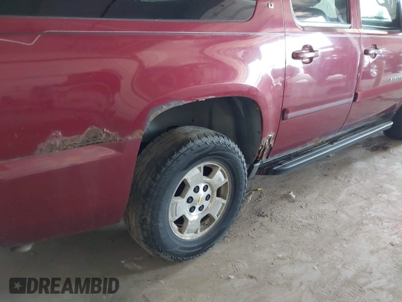2007 Chevrolet Suburban LT с VIN 1GNFK16377J182691, выставлен на аукционе IAAI как лот 42479223 с пробегом Не указан миль и . История ставок и продаж доступна на DreamBid. Изображение 6.