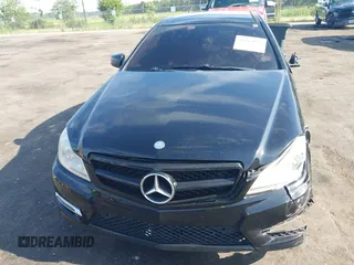 2013 Mercedes-Benz C 250 z VIN WDDGJ4HB1DF990996, wystawiony jako IAAI lot #42364935 z przebiegiem 108 916 mil mil oraz . Historia ofert i sprzedaży dostępna na DreamBid. Obrazek 12.