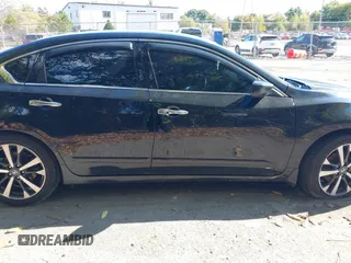 2016 Nissan Altima SR with VIN 1N4AL3AP0GC183732, listed as a IAAI auction lot 40519031 with 72,053 mi miles and . Bid and sale history available at carsss.com. Image 13.