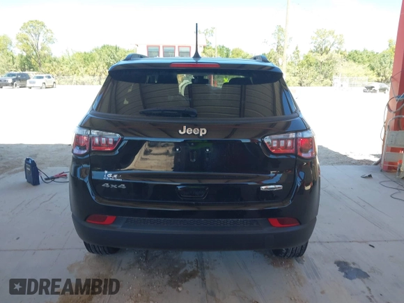 2022 Jeep Compass Latitude Lux z VIN 3C4NJDFB8NT127866, wystawiony jako IAAI lot #41859265 z przebiegiem 29 005 mil mil oraz . Historia ofert i sprzedaży dostępna na DreamBid. Obrazek 16.