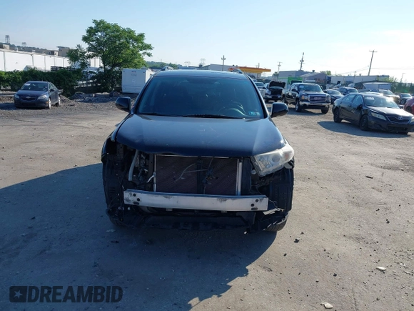 2012 Toyota Highlander Limited z VIN 5TDDK3EH2CS114949, wystawiony jako IAAI lot #42653088 z przebiegiem 133 231 mil mil oraz . Historia ofert i sprzedaży dostępna na DreamBid. Obrazek 12.