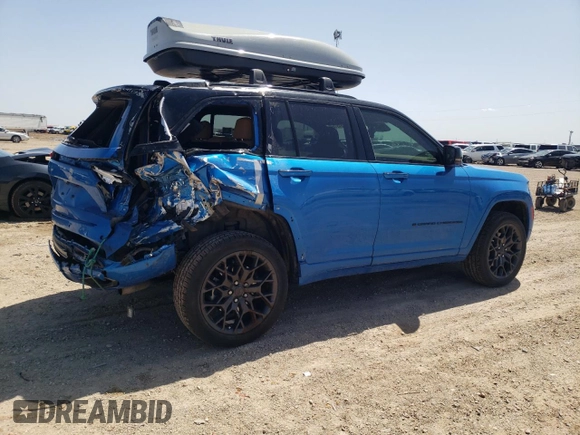2023 Jeep Grand Cherokee Summit Reserve with VIN 1C4RJYE60P8881133, listed as a Copart auction lot 52354915 with 31,739 mi miles and Salvage title. Bid and sale history available at DreamBid. Image 3.