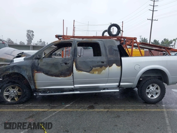 2013 Ram 2500 Laramie with VIN 3C6TR5NT1DG551369, listed as a IAAI auction lot 41561187 with Not Provided miles. Bid and sale history available at carsss.com. Image 13.