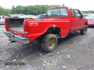 2000 Ford F-250 XL with VIN 1FTNX21FXYEC57021, listed as a IAAI auction lot 42674090 with 221,950 mi miles and . Bid and sale history available at DreamBid. Image 4.