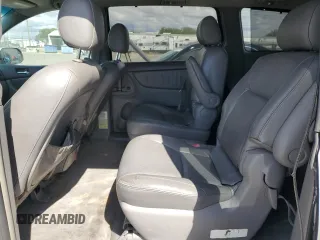 2004 Toyota Sienna XLE z VIN 5TDZA22C54S156657, wystawiony jako Copart lot #56952295 z przebiegiem 217 176 mil mil oraz Czysty tytuł • Clean title. Historia ofert i sprzedaży dostępna na DreamBid. Obrazek 11.