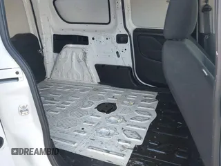 2019 Ram ProMaster City Cargo Tradesman z VIN ZFBHRFAB8K6L98752, wystawiony jako IAAI lot #41768646 z przebiegiem 142 970 mil mil oraz . Historia ofert i sprzedaży dostępna na DreamBid. Obrazek 8.