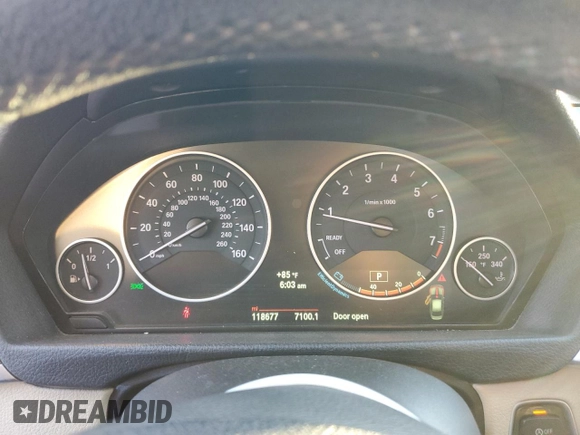 2014 BMW 3 Series 328i z VIN WBA3A5C55EJ463975, wystawiony jako Copart lot #61214915 z przebiegiem 118 677 mil mil oraz Szkoda całkowita • Salvage title. Historia ofert i sprzedaży dostępna na DreamBid. Obrazek 9.