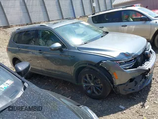 2022 Volkswagen Tiguan SE with VIN 3VV2B7AXXNM019538, listed as a IAAI auction lot 42109211 with 30,576 mi miles and . Bid and sale history available at DreamBid. Image 13.