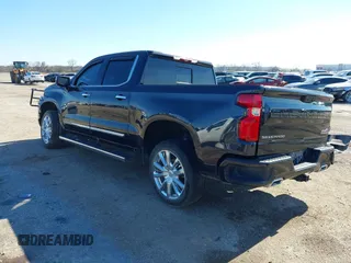 2022 Chevrolet Silverado 1500 with VIN 1GCUDJET3NZ633089, listed as a IAAI auction lot 41419358 with 43,152 mi miles and . Bid and sale history available at DreamBid. Image 3.