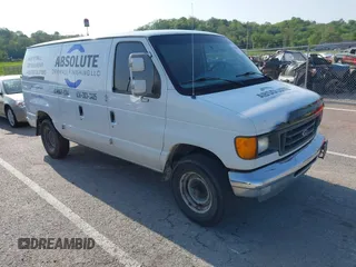 2004 Ford Econoline Cargo with VIN 1FTNE24L54HA37902, listed as a IAAI auction lot 42093747 with 250,773 mi miles. Bid and sale history available at carsss.com. Image 1.