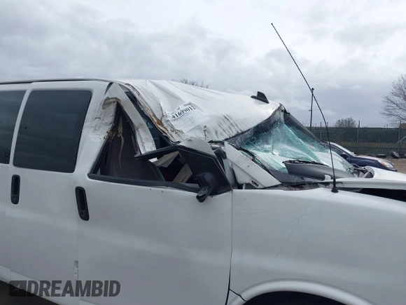 2016 Chevrolet Express Passenger LT with VIN 1GAZGPFG2G1202352, listed as a IAAI auction lot 41699012 with Not provided miles and . Bid and sale history available at DreamBid. Image 6.