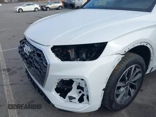 2024 Audi Q5 S line Premium z VIN WA1GAAFY0R2070950, wystawiony jako IAAI lot #41118186 z przebiegiem 3248 mil mil oraz . Historia ofert i sprzedaży dostępna na DreamBid. Obrazek 20.