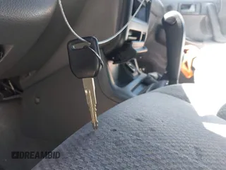 1999 Isuzu Rodeo S z VIN 4S2CM58WXX4347611, wystawiony jako IAAI lot #42351641 z przebiegiem 256 007 mil mil oraz . Historia ofert i sprzedaży dostępna na DreamBid. Obrazek 11.