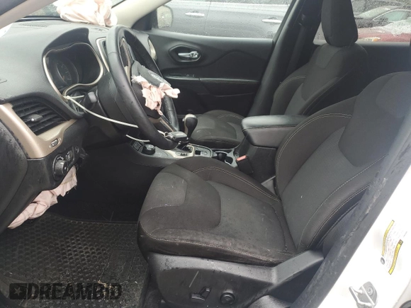 2015 Jeep Cherokee Latitude z VIN 1C4PJMCS3FW625935, wystawiony jako Copart lot #57577905 z przebiegiem 149 317 mil mil oraz Nie do naprawy • Non repairable. Historia ofert i sprzedaży dostępna na DreamBid. Obrazek 7.