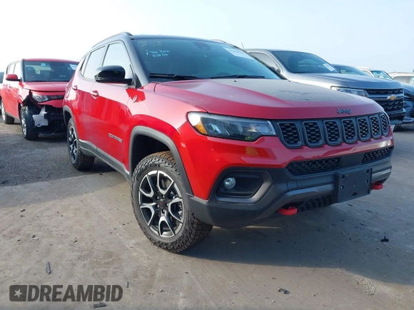 2025 Jeep Compass Trailhawk z VIN 3C4NJDDN0ST551132, wystawiony jako IAAI lot #41905784 z przebiegiem 1 573 mil mil oraz . Historia ofert i sprzedaży dostępna na DreamBid. Obrazek 1.