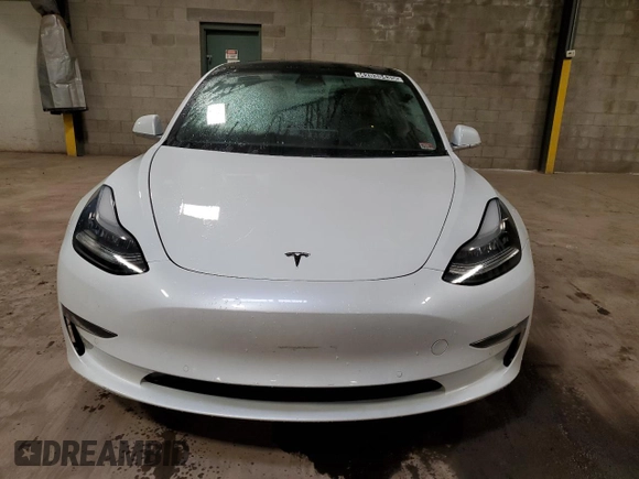 2019 Tesla Model 3 Mid Range z VIN 5YJ3E1EA9KF483725, wystawiony jako Copart lot #42035435 z przebiegiem 43 340 mil mil oraz Czysty tytuł • Clean title. Historia ofert i sprzedaży dostępna na DreamBid. Obrazek 5.
