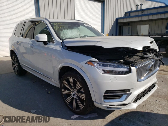 2023 Volvo XC90 Ultimate Bright Theme with VIN YV4H60CA0P1918791, listed as a Copart auction lot 47404573 with 6,208 mi miles and . Bid and sale history available at DreamBid. Image 4.
