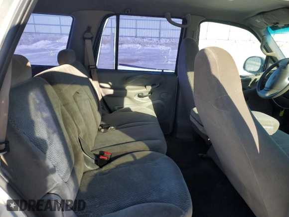 2000 Ford Expedition XLT with VIN 1FMRU1562YLB89741, listed as a Copart auction lot 45035205 with 264,627 mi miles and Salvage Title. Bid and sale history available at carsss.com. Image 11.