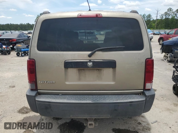 2007 Dodge Nitro SXT z VIN 1D8GT28KX7W596489, wystawiony jako Copart lot #56151355 z przebiegiem 295 949 mil mil oraz Szkoda całkowita • Salvage title. Historia ofert i sprzedaży dostępna na DreamBid. Obrazek 6.