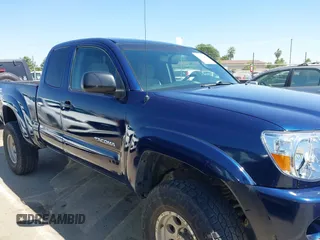 2005 Toyota Tacoma z VIN 5TEUU42N25Z099188, wystawiony jako IAAI lot #42179039 z przebiegiem 147 058 mil mil oraz . Historia ofert i sprzedaży dostępna na DreamBid. Obrazek 13.