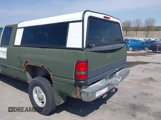 2001 Dodge 1500 z VIN 1B7HF13Z41J601229, wystawiony jako IAAI lot #42098873 z przebiegiem 178 970 mil mil oraz . Historia ofert i sprzedaży dostępna na DreamBid. Obrazek 13.