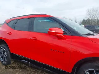 2022 Chevrolet Blazer RS z VIN 3GNKBKRS8NS172965, wystawiony jako IAAI lot #41610547 z przebiegiem 43 333 mil mil oraz . Historia ofert i sprzedaży dostępna na DreamBid. Obrazek 13.