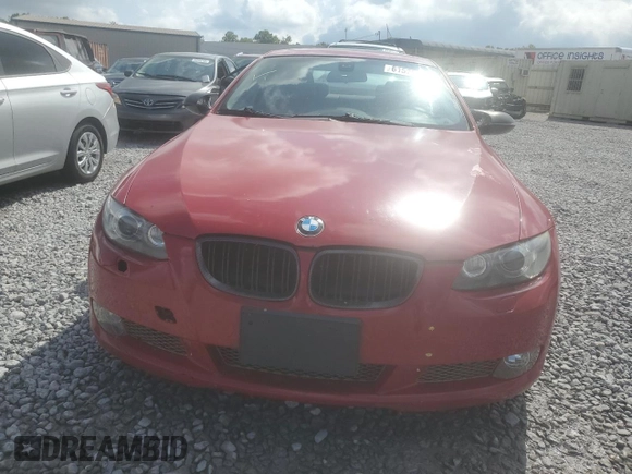 2007 BMW 3 Series 335i z VIN WBAWB73537P036817, wystawiony jako Copart lot #61575795 z przebiegiem 157 329 mil mil oraz Czysty tytuł • Clean title. Historia ofert i sprzedaży dostępna na DreamBid. Obrazek 5.