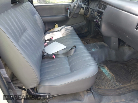 1996 Toyota T100 with VIN JT4JM11D3T0017234, listed as a IAAI auction lot 42193196 with 224,764 mi miles and . Bid and sale history available at DreamBid. Image 5.