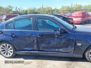 2011 BMW 3 Series 328i xDrive with VIN WBAPK5G5XBNN79573, listed as a IAAI auction lot 42130812 with 88,206 mi miles. Bid and sale history available at carsss.com. Image 13.