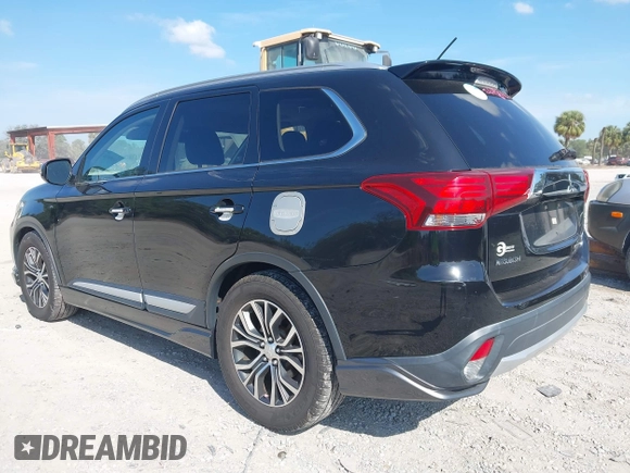 2016 Mitsubishi Outlander GT with VIN JA4JZ4AX0GZ017846, listed as a IAAI auction lot 41900962 with 117,604 mi miles and . Bid and sale history available at DreamBid. Image 3.