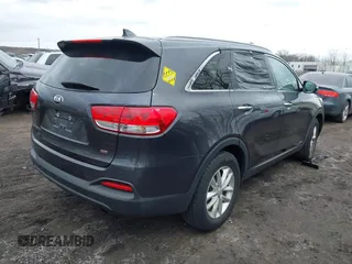 2018 Kia Sorento LX with VIN 5XYPGDA3XJG339502, listed as a IAAI auction lot 41724461 with 58,849 mi miles. Bid and sale history available at carsss.com. Image 4.