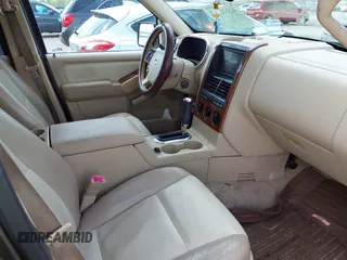 2006 Ford Explorer Eddie Bauer с VIN 1FMEU74EX6UA04305, выставлен на аукционе IAAI как лот 42122372 с пробегом 174 606 миль миль и . История ставок и продаж доступна на DreamBid. Изображение 5.