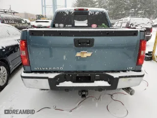 2007 Chevrolet Silverado 1500 LTZ with VIN 2GCFK13Y671616179, listed as a Copart auction lot 87102124 with 230,400 mi miles and Clean Title. Bid and sale history available at carsss.com. Image 6.