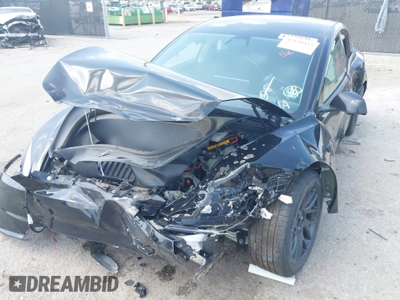 2025 Tesla Model 3 Long Range z VIN 5YJ3E1EB0SF919659, wystawiony jako IAAI lot #42128333 z przebiegiem 2 068 mil mil oraz . Historia ofert i sprzedaży dostępna na DreamBid. Obrazek 6.